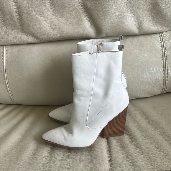 Bleecker & Bond Kailey Bootie - Picture 1 of 7